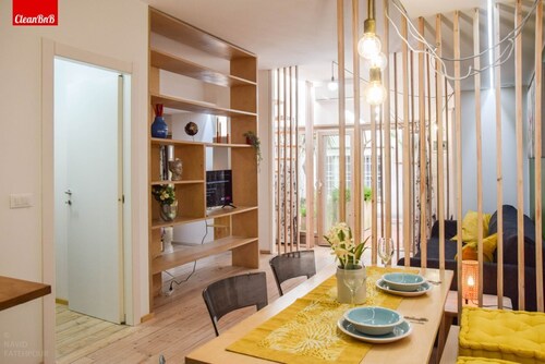 GuestHost - Quiet and bright 60sqm studio apartment, able to accommodate up to 3 people. Located on the ground floor of a recently built building, the apartment is a few minutes walk from Tiburtina station and the metro stop.Quiet apartment ideal for sma
