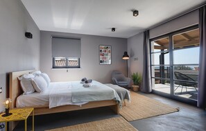 5 bedrooms, iron/ironing board, travel crib, free WiFi