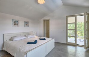 3 Schlafzimmer, Reisekinderbett, kostenloses WLAN, Bettwäsche