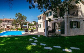 Pool - Gorgeous home in Porec (Porec)