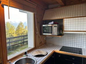 Frigorifero, microonde, forno, lavastoviglie