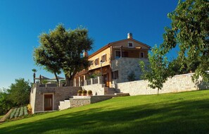 Esterni