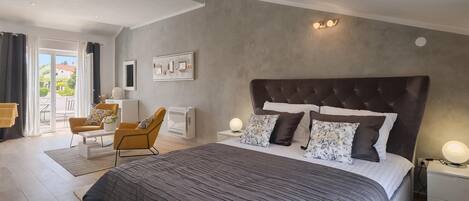 4 soverom, strykejern/-brett, reiseseng for barn og wi-fi (inkludert)