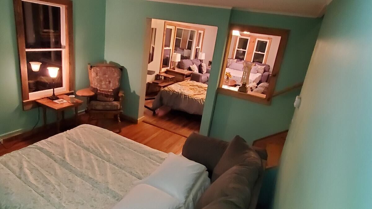 4 bedrooms, iron/ironing board, travel cot, free WiFi