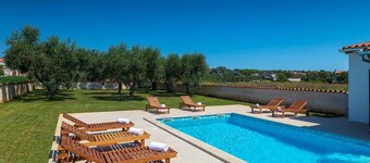 Beach front home in Pula