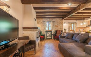 Fernseher, Kamin