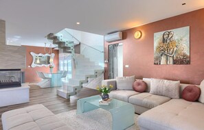 Fireplace - Awesome home in Porec with sauna (Porec)