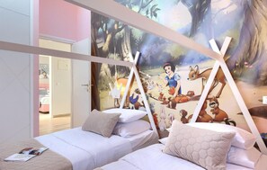 3 bedrooms, iron/ironing board, travel cot, free WiFi