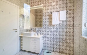 Douche, séchoir à cheveux