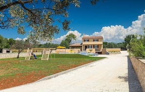 Property grounds - Awesome home in Fazana (Fazana)
