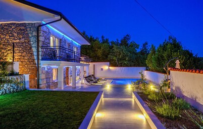 Stunning home in Jadranovo