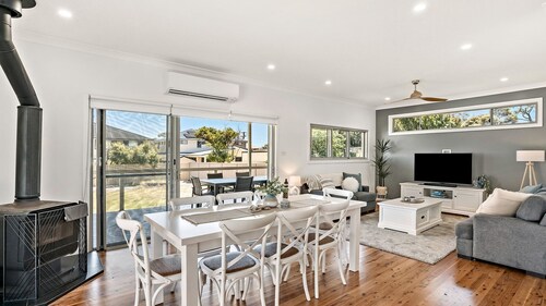 Shoalax at Shoal Bay -A Coastal Retreat to Recharge and Reconnect