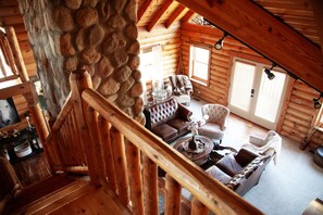Interior - NEW CABIN! Hot Tub, Gazebo, Wraparound Deck, Sleeps 14. Drive to Hocking! (Chillicothe)