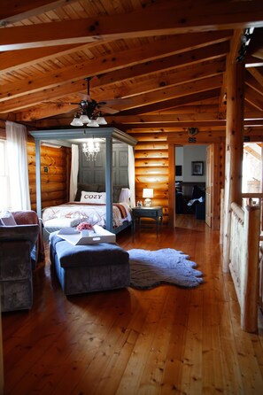 5 bedrooms, iron/ironing board, WiFi, bed sheets