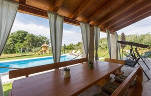 Outdoor dining - Nice home in Visnjan with private swimming pool, can be inside or outside (Visnjan)