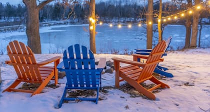 Lakefront, Hot Tub, Golf, Kayaks, ATV, Snowmobile Trails, St.Croix Casino