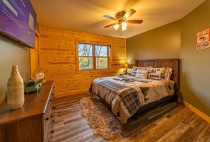 4 soverom, strykejern/-brett, reiseseng for barn og wi-fi (inkludert)