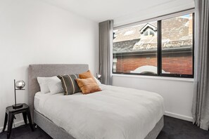 2 soverom, strykejern/-brett, reiseseng for barn og wi-fi (inkludert)