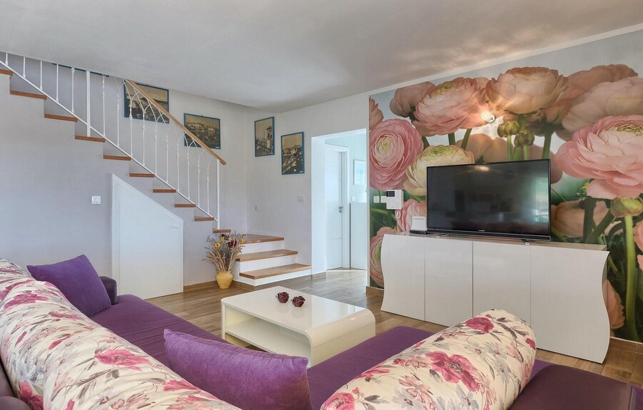 Pet Friendly Home In Rovinj - ロビニ