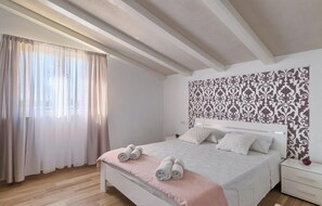 2 chambres, fer et planche à repasser, accès au Wi-Fi (inclus)