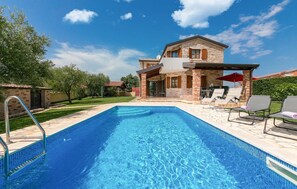 A heated pool - Gorgeous home in Porec (Porec)