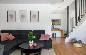 Télévision, table de tennis de table