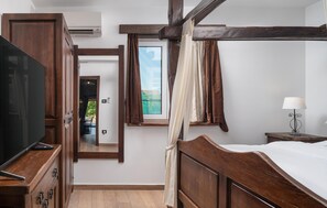6 slaapkamers, een strijkplank/strijkijzer, reisbedje, gratis wifi