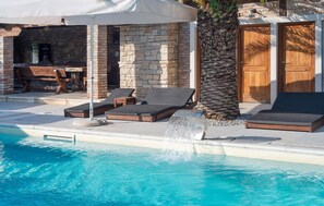 A heated pool - Amazing home in Zadar with sauna (Zadar)