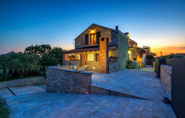 Exterior - Amazing home in Zadar with sauna (Zadar)
