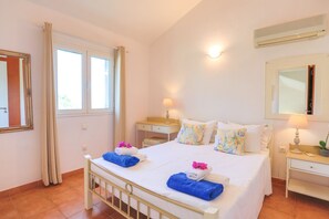 2 chambres, fer et planche à repasser, accès au Wi-Fi (inclus)