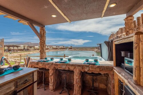 Crow Tipi by the Pond with 1 King Bed, Hot Tub  and Outdoor Kitchen Unit #36