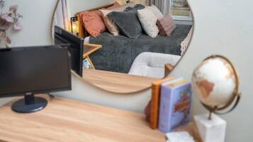 2 bedrooms, desk, iron/ironing board, WiFi (free)