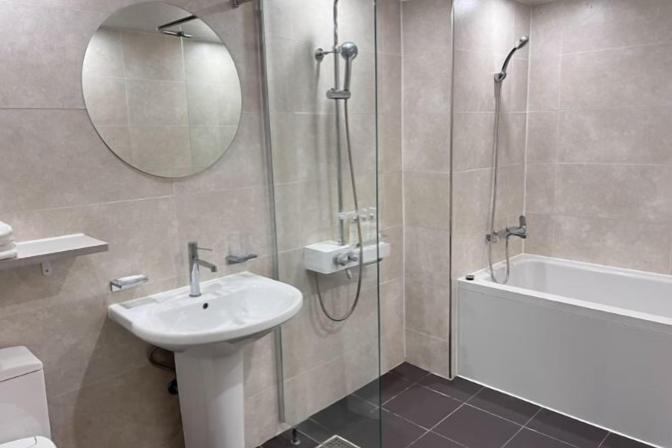 Bathroom | Free toiletries, hair dryer, bathrobes, slippers