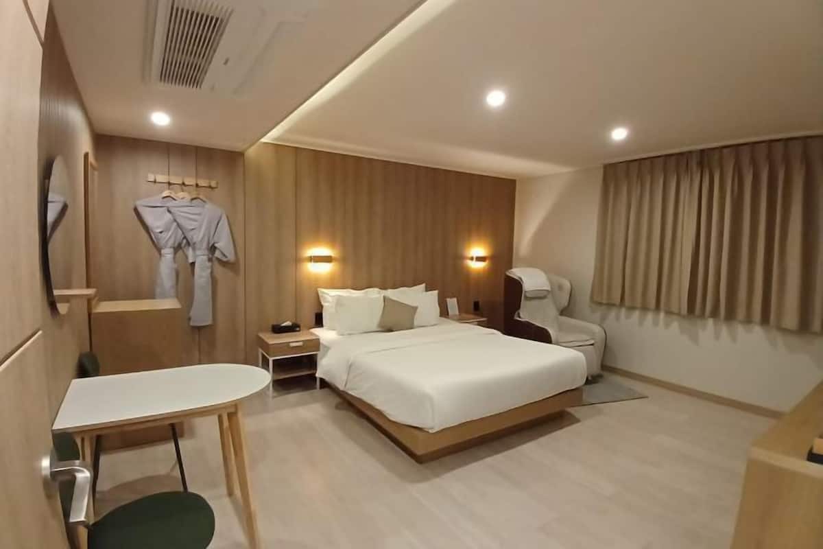 Soundproofing, WiFi (free)