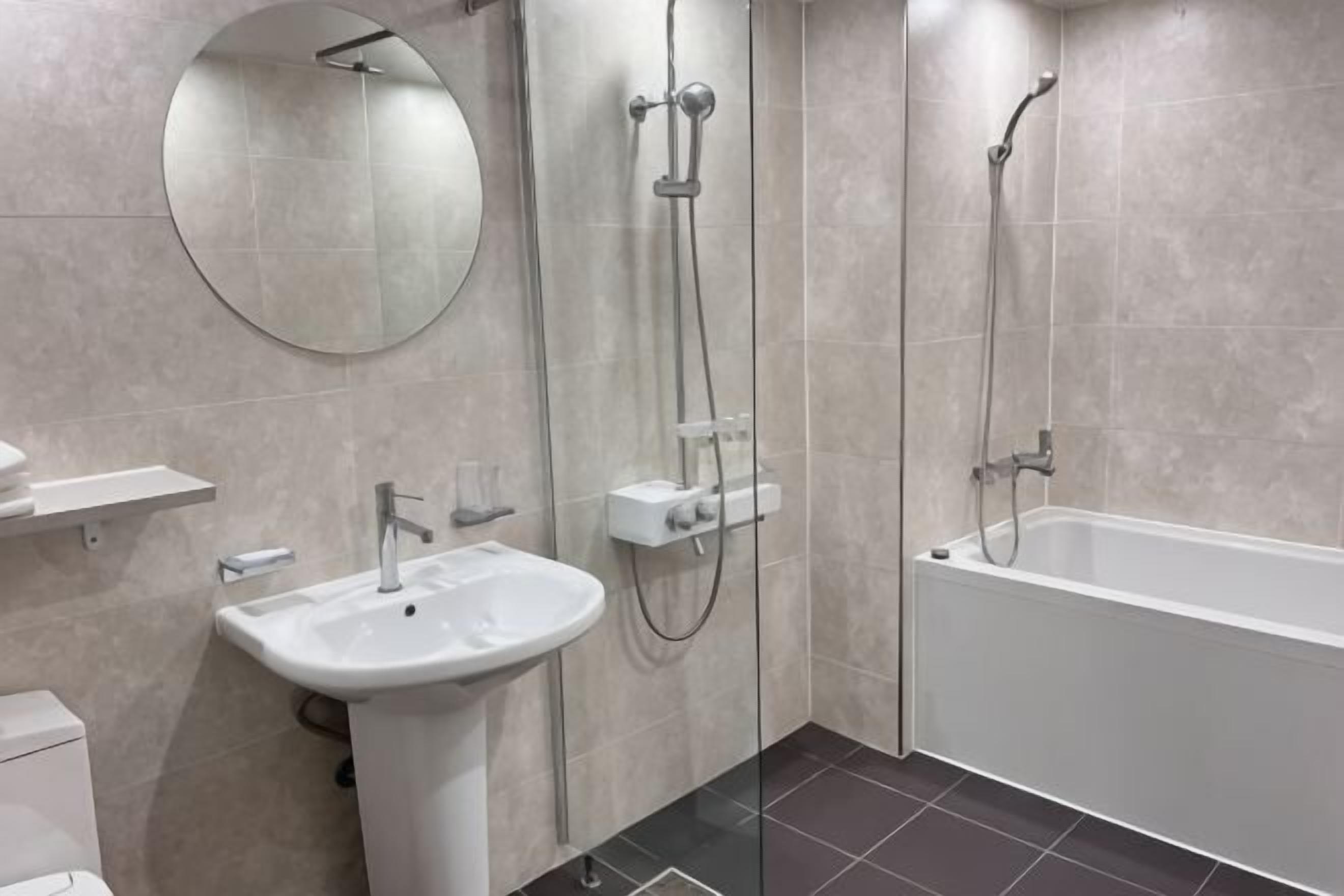 Bathroom | Free toiletries, hair dryer, bathrobes, slippers