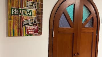 Smart TV de 42 pulgadas con canales digitales y Netflix