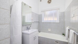 Douche, serviettes fournies