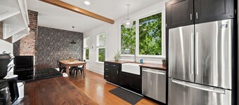 Boho Bungalow - Downtown - Free Parking