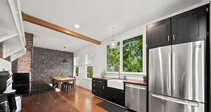 Boho Bungalow - Downtown - Free Parking
