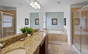 Hair dryer, towels - Beautiful House with first class amenities on Paradise Palms Resort, Orlando House 6298 (Orlando)