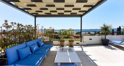 Lovely home in Sveti Filip i Jakov