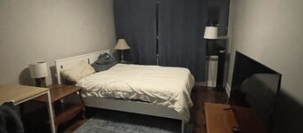 Chill and peaceful apartment in Sherbourne street and Carlton street 