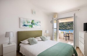 6 bedrooms, iron/ironing board, travel cot, free WiFi - Lovely home in Rogoznica (Rogoznica)