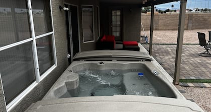 Closest Home to State Farm Stadium. Pet friendly! Walk to Dining/entertainment