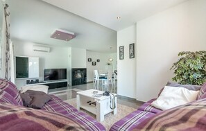TV, fireplace, DVD player, stereo - Pet friendly home in Labin - Rabac (Labin - Rabac)