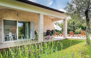 Outdoor dining - Pet friendly home in Labin - Rabac (Labin - Rabac)