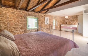 4 camere, culla da viaggio, Wi-Fi gratuito, lenzuola