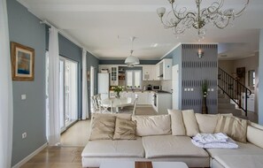 TV, fireplace, DVD player, ping pong