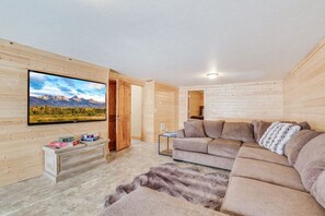 Télévision, cheminée