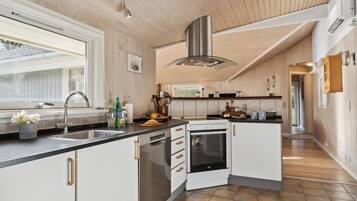 Réfrigérateur, plaque de cuisson, lave-vaisselle, cafetiÚre/bouilloire